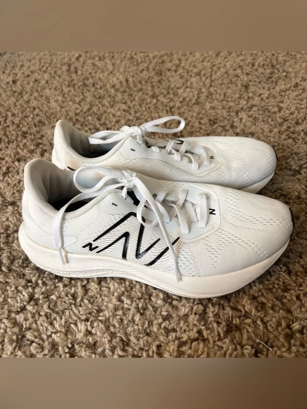 New Balance DynaSoft Pro Run V2 Running Shoes in White Size Women’s 8